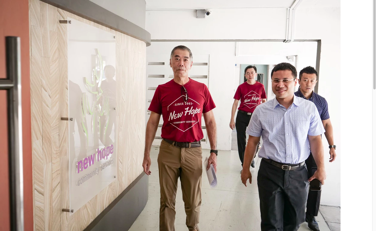 Ps Andrew and Minister Desmond Lee (Ministry of Social and Family Development) during a visit and dialogue session in 2018. Photo by New Hope Community Services Facebook.